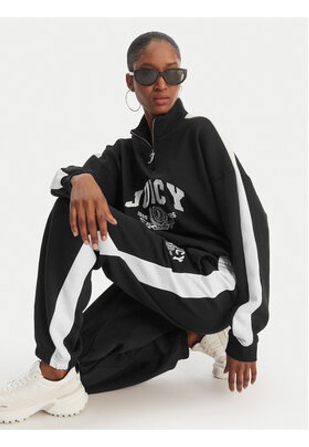 Juicy Couture Bluza College JCSAS126401 Czarny Relaxed Fit. Kolor: czarny. Materiał: bawełna