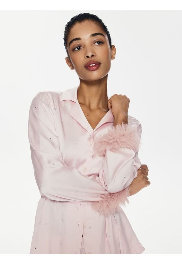 Reserved - Koszula ze strasem - pastelowy róż. Kolor: różowy. Materiał: wiskoza, tkanina