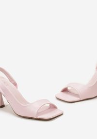 Renee - Różowe Sandały na Szpilce z Otwartym Kwadratowym Noskiem Celirra. Nosek buta: otwarty. Kolor: różowy. Sezon: lato. Obcas: na szpilce
