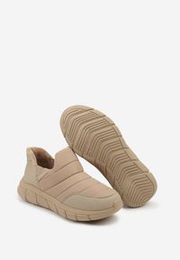 Born2be - Ciemnobeżowe Pikowane Sneakersy Śniegowce na Grubej Tłoczonej Platformie Verta. Okazja: na co dzień. Kolor: beżowy. Materiał: jeans. Obcas: na platformie #7