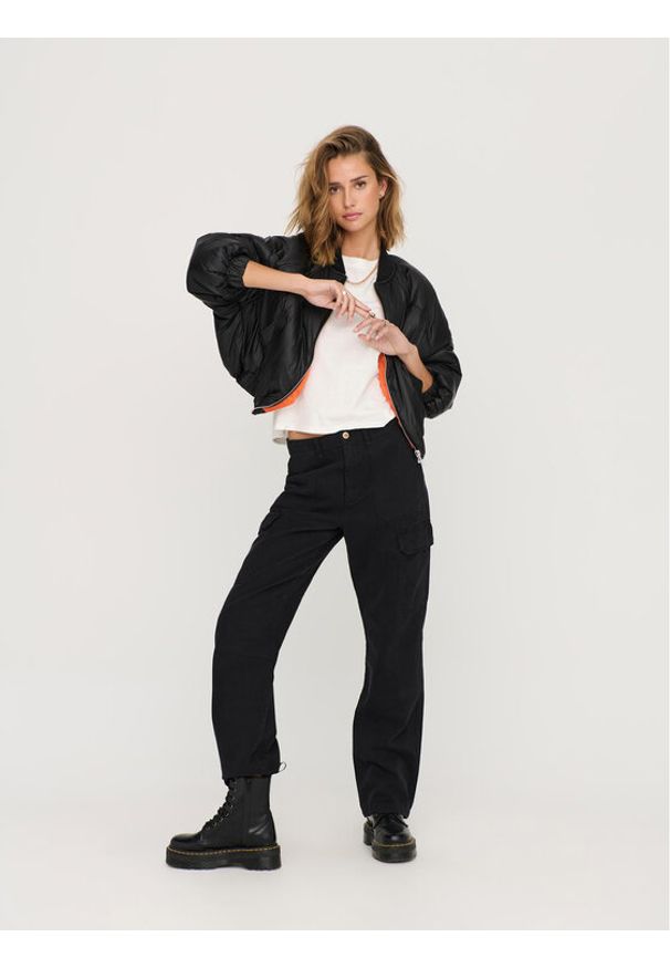 only - ONLY Spodnie materiałowe 15300976 Czarny Loose Fit. Kolor: czarny. Materiał: bawełna