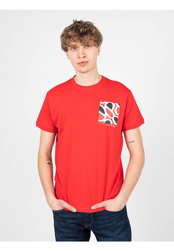 Pepe Jeans T-shirt "Alford" | PM508260 | Alford | Mężczyzna | Czerwony. Okazja: na co dzień. Kolor: czerwony. Materiał: bawełna. Wzór: nadruk. Styl: casual