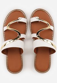 Born2be - Białe Klapki Japonki z Paskiem na Palec i Metaliczną Ozdobą Qhesith. Okazja: na co dzień. Kolor: biały. Materiał: jeans, len. Wzór: aplikacja. Sezon: lato. Styl: casual, elegancki #5