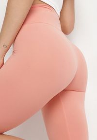 Born2be - Różowe Casualowe Szorty Typu Kolarki Lidessa. Okazja: na co dzień. Kolor: różowy. Materiał: materiał. Sezon: lato. Styl: casual #4