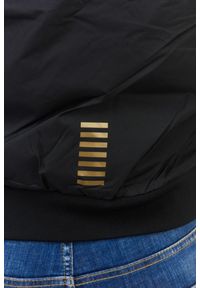 EA7 Emporio Armani - EA7 Czarna kurtka męska ze złotymi zamkami, Rozmiar S. Typ kołnierza: kaptur. Kolor: czarny. Materiał: polar. Wzór: aplikacja
