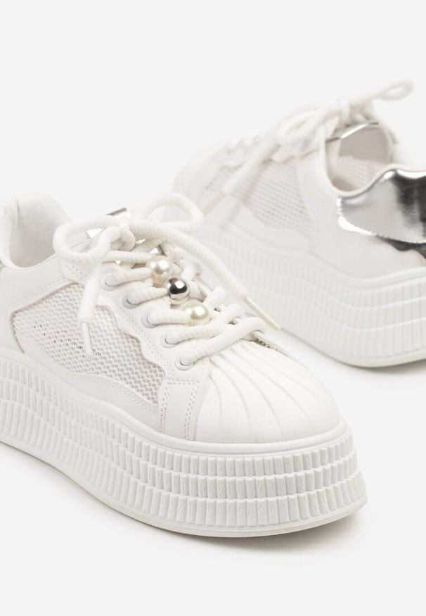 Renee - Biało-Srebrne Sneakersy na Tłoczonej Platformie Elazia. Kolor: biały. Materiał: jeans. Sezon: lato. Obcas: na platformie