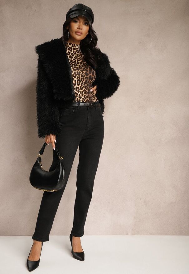 Renee - Czarne Jeansy z Wiskozą Mom Fit High Waist z Paskiem Senarose. Okazja: na co dzień. Stan: podwyższony. Kolor: czarny. Styl: klasyczny, casual