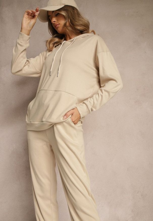 Renee - Beżowy Komplet Dresowy Spodnie i Bluza z Kapturem i Kangurową Kieszenią Lotilea. Kolor: beżowy. Materiał: dresówka