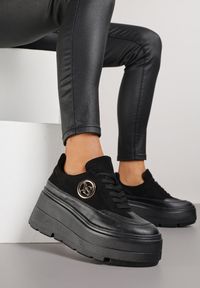 Renee - Czarne Chunky Sneakersy Vices na Platformie z Okrągłym Detalem Sedvira. Okazja: na spacer. Nosek buta: okrągły. Kolor: czarny. Materiał: jeans, koronka, skóra. Obcas: na platformie. Sport: turystyka piesza
