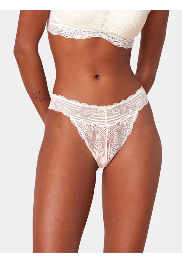 Triumph Figi brazylijskie Lift Smart 10215908 Écru. Kolor: kremowy. Materiał: syntetyk