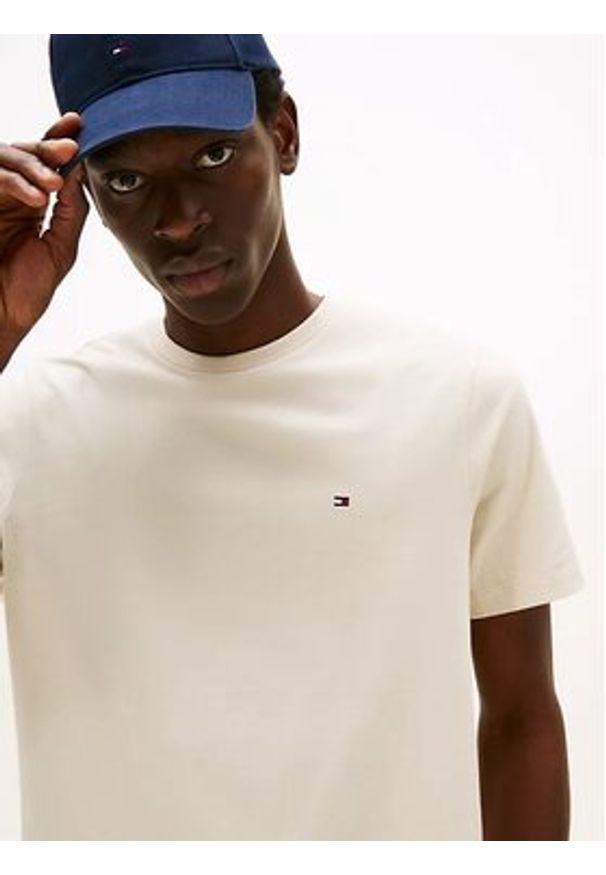 TOMMY HILFIGER - Tommy Hilfiger T-Shirt Ess Seasonal MW0MW39995 Beżowy Regular Fit. Kolor: beżowy. Materiał: bawełna