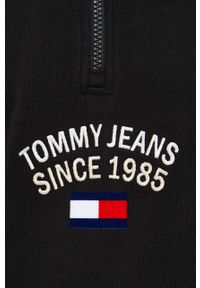 Tommy Jeans bluza bawełniana męska kolor czarny z aplikacją. Kolor: czarny. Materiał: bawełna. Długość: krótkie. Wzór: aplikacja