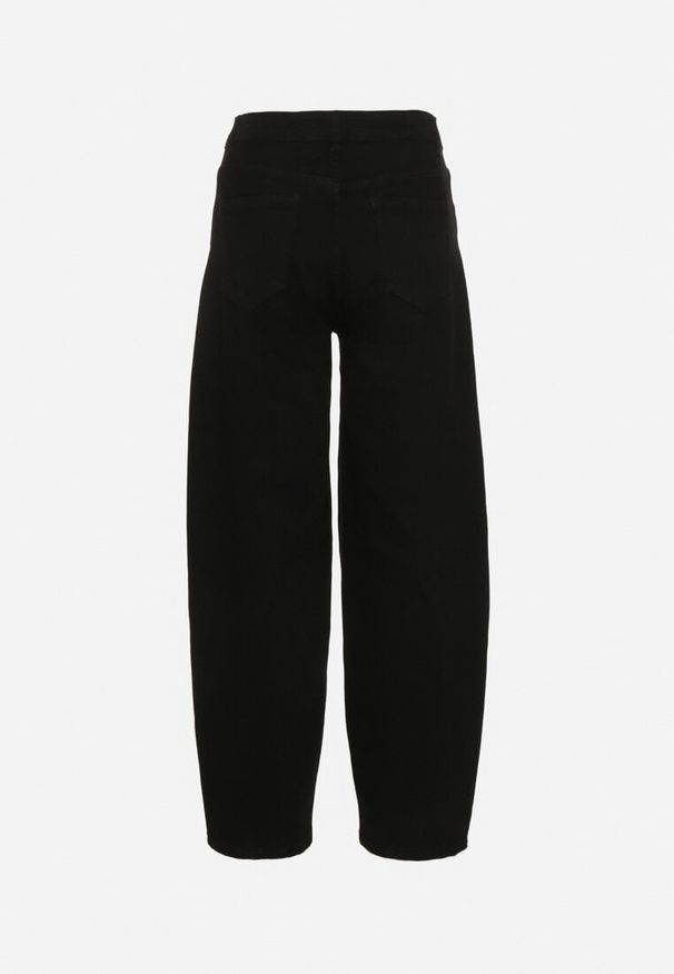 Born2be - Czarne Jeansy o Kroju Slouchy z Regularnym Stanem Fesinasa. Okazja: na co dzień. Kolor: czarny. Wzór: ze splotem. Styl: klasyczny, casual