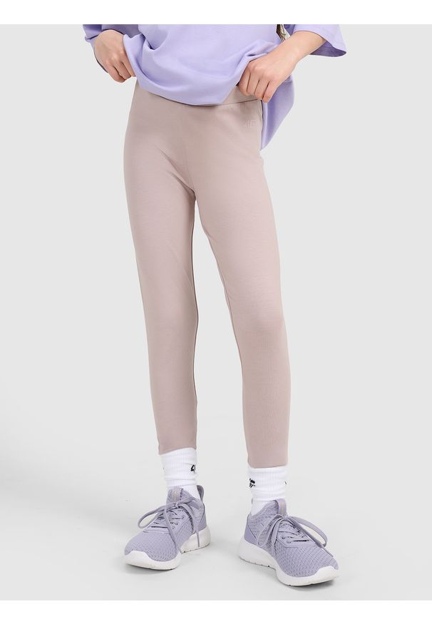 4f - 4F Legginsy dzianinowe dziewczęce - beżowe 146 (10-11 lat). Okazja: na co dzień. Stan: podwyższony. Kolor: beżowy. Materiał: dzianina. Wzór: gładki, ze splotem. Sezon: lato. Styl: casual, sportowy