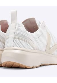 Veja - VEJA - Białe sneakersy Condor 2. Kolor: biały. Materiał: guma, poliester. Szerokość cholewki: normalna. Wzór: aplikacja #5