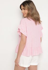Born2be - Różowa Bluzka o Kroju Oversize z Falbanami Livelle. Okazja: na co dzień. Kolor: różowy. Materiał: jeans. Długość rękawa: krótki rękaw. Długość: krótkie. Styl: casual #3