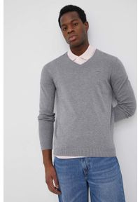 s.Oliver - S.Oliver sweter bawełniany męski kolor szary lekki. Okazja: na co dzień. Kolor: szary. Materiał: bawełna. Długość rękawa: długi rękaw. Długość: długie. Wzór: aplikacja. Styl: casual