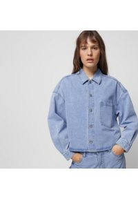 outhorn - Koszula oversize jeansowa damska - niebieska. Kolor: niebieski. Materiał: jeans. Długość rękawa: długi rękaw. Długość: krótkie #3