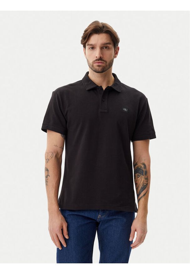 Calvin Klein Jeans Polo J30J327040 Czarny Regular Fit. Typ kołnierza: polo. Kolor: czarny. Materiał: bawełna