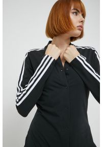 adidas Originals sukienka kolor czarny midi dopasowana. Kolor: czarny. Materiał: bawełna, dzianina. Długość rękawa: długi rękaw. Typ sukienki: dopasowane. Długość: midi #3