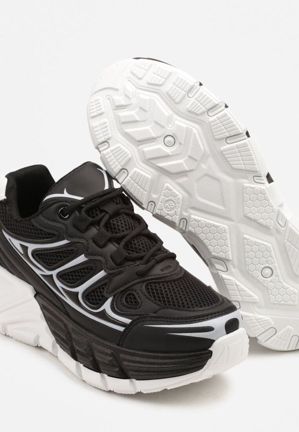 Born2be - Czarne Sneakersy w Streetwearowym Stylu na Grubej Podeszwie z Tłoczeniami Siltewi. Okazja: na co dzień. Nosek buta: okrągły. Zapięcie: sznurówki. Kolor: czarny. Materiał: jeans