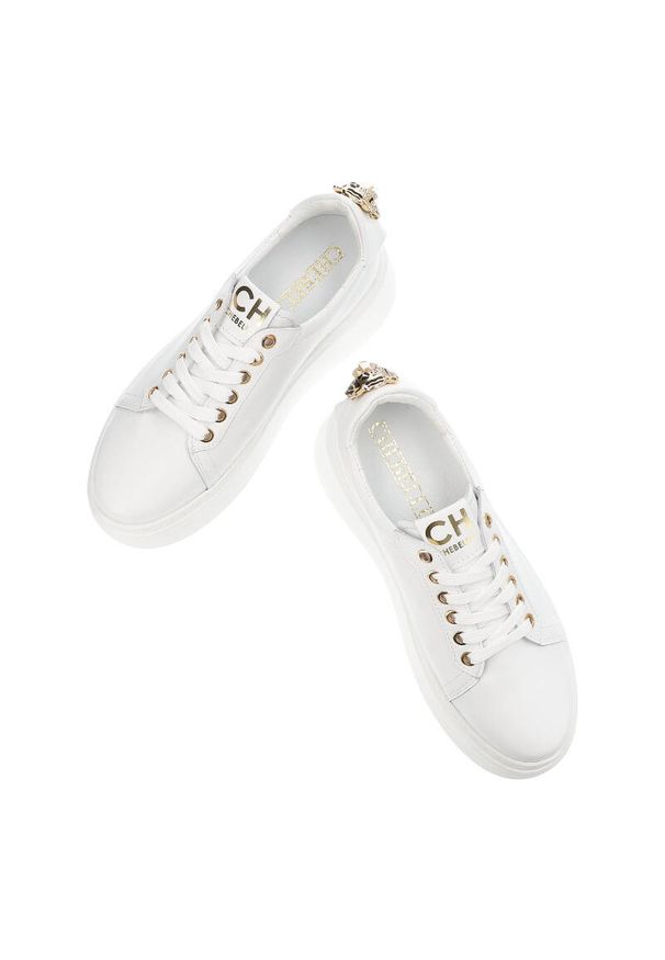 CheBello - Białe Sneakersy Chebello Modne Buty Damskie. Kolor: biały. Szerokość cholewki: normalna. Obcas: na obcasie. Wysokość obcasa: średni