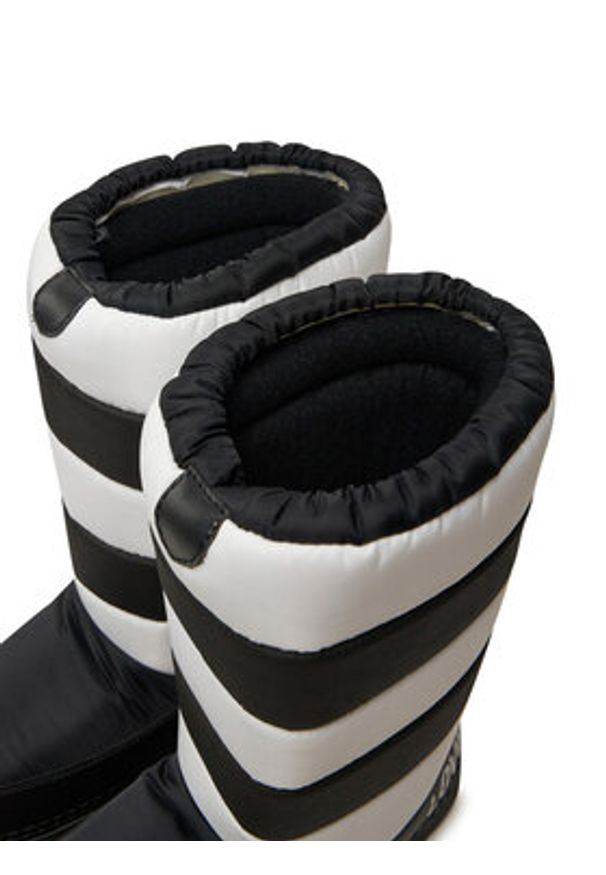 Love Moschino - LOVE MOSCHINO Śniegowce JA24302G0LISG00A Czarny. Kolor: czarny. Materiał: materiał