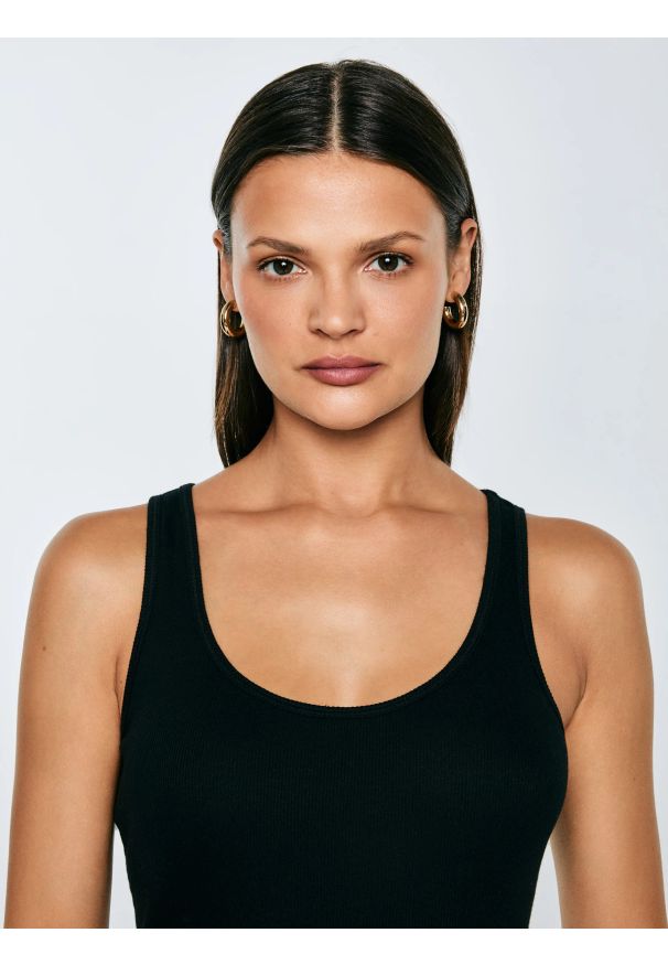 Big-Star - Koszulka damska na ramiączkach czarna Alena 906. Kolor: czarny. Materiał: skóra, bawełna, elastan. Długość rękawa: na ramiączkach. Styl: elegancki, klasyczny, sportowy