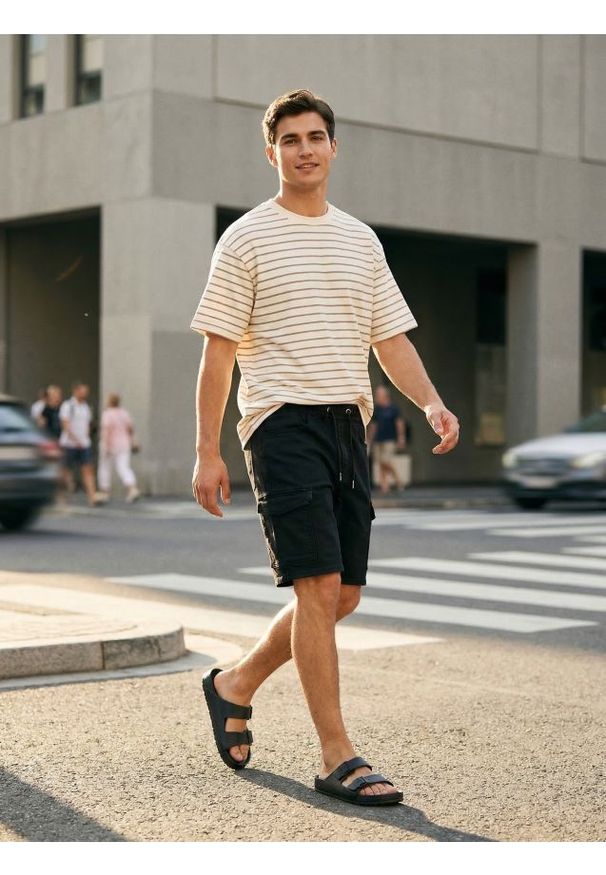 Sinsay - Szorty jeansowe jogger - czarny. Kolor: czarny