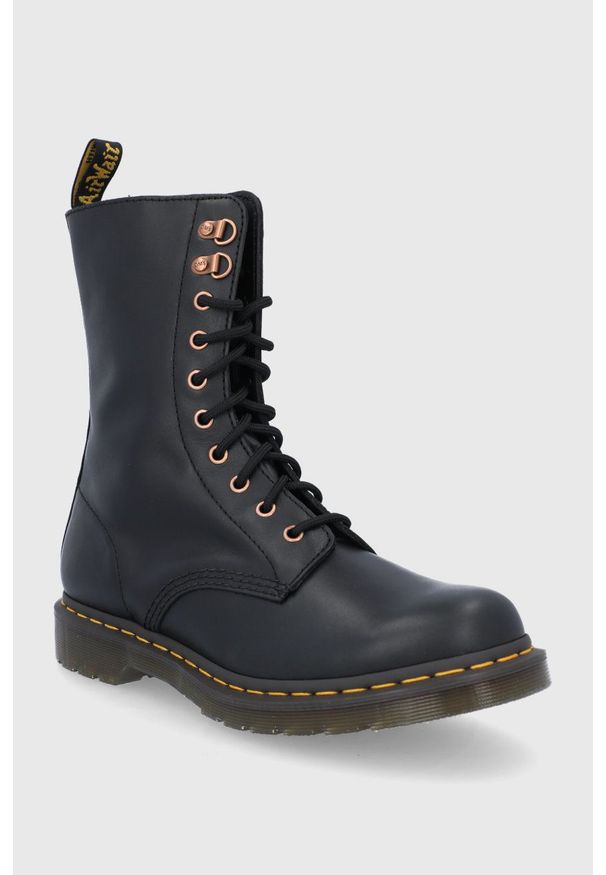 Dr. Martens - Workery skórzane 1490 HDW. Zapięcie: sznurówki. Kolor: czarny. Materiał: skóra