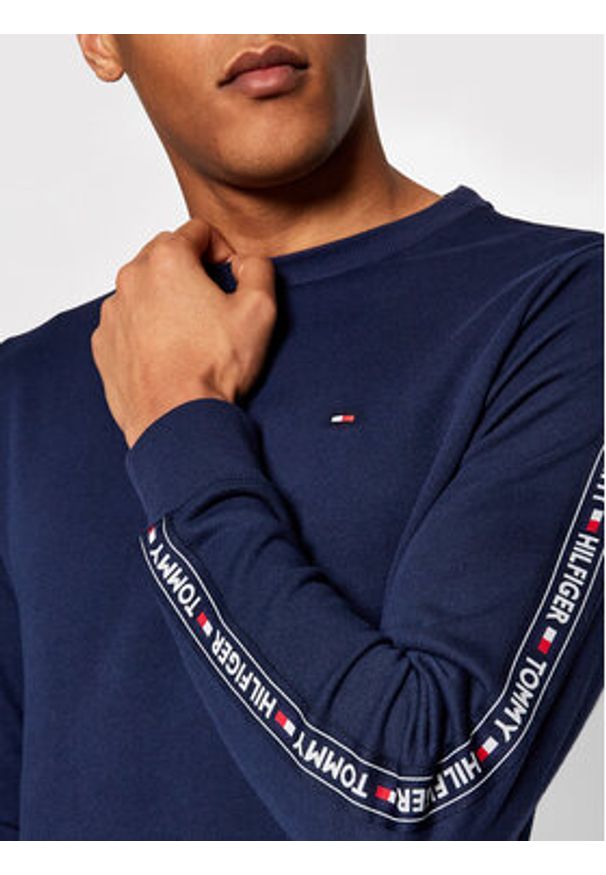 TOMMY HILFIGER - Tommy Hilfiger Bluza Track UM0UM00705 Granatowy Regular Fit. Kolor: niebieski. Materiał: bawełna