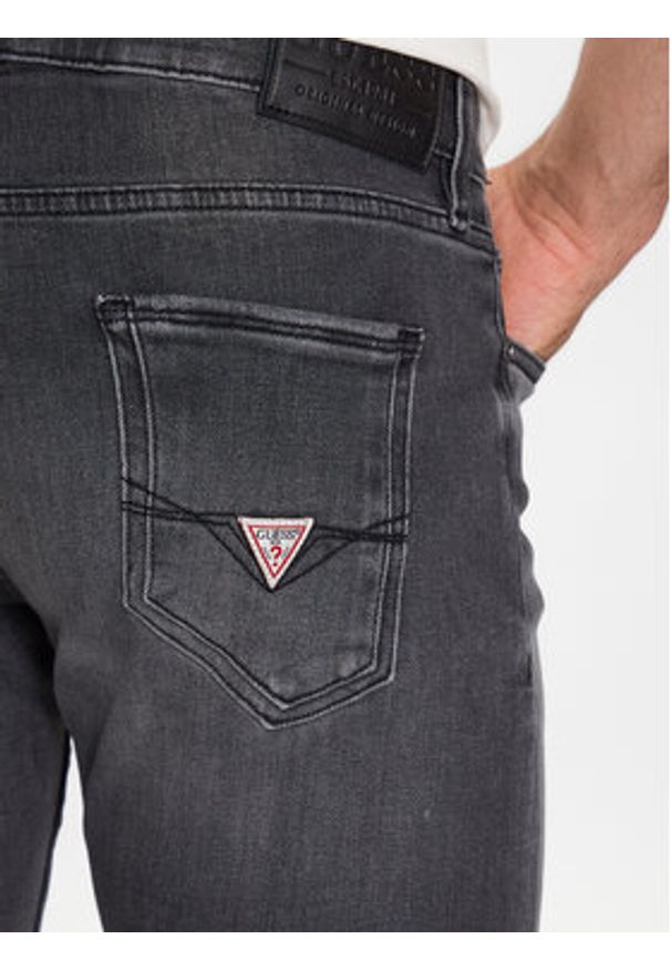 Guess Jeansy Miami M2YAN1 D4Q52 Szary Skinny Fit. Kolor: szary