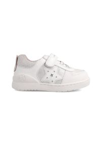 Biomecanics buty dziecięce kolor biały. Nosek buta: okrągły. Zapięcie: rzepy. Kolor: biały