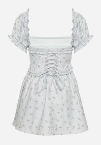 Born2be - Niebieska Sukienka Vices z Bufkami Falbankami i Wiązaniem w Kwiaty Tolalira. Okazja: na co dzień. Typ kołnierza: kołnierz z falbankami. Kolor: niebieski. Materiał: skóra. Wzór: kwiaty. Styl: klasyczny, casual, elegancki #4