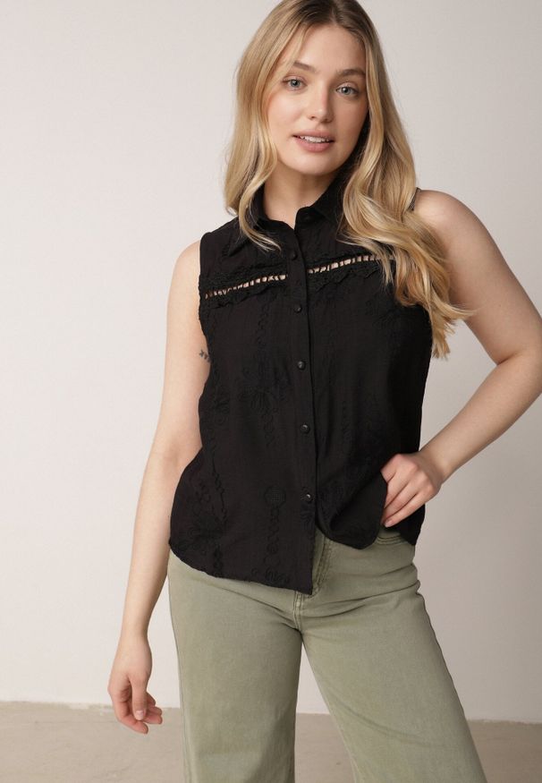 Born2be - Czarna Wiskozowa Koszula Bez Rękawów w Stylu Boho z Haftem Viviebelle. Okazja: na co dzień. Kolor: czarny. Materiał: wiskoza. Długość rękawa: bez rękawów. Wzór: haft. Styl: boho