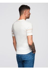 Ombre Clothing - Męska koszulka polo z miękkiej dzianiny z kontrastowymi pasami - kremowa V3 - Rozmiar: XL. Okazja: na co dzień. Typ kołnierza: polo. Kolor: kremowy. Materiał: dzianina. Długość: krótkie. Wzór: paski. Styl: casual #6