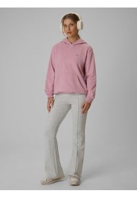4f - 4F Bluza dresowa relaxed z kapturem damska - różowa L. Okazja: na co dzień, na spacer. Typ kołnierza: kaptur. Kolor: różowy. Materiał: dresówka. Styl: casual, klasyczny #2