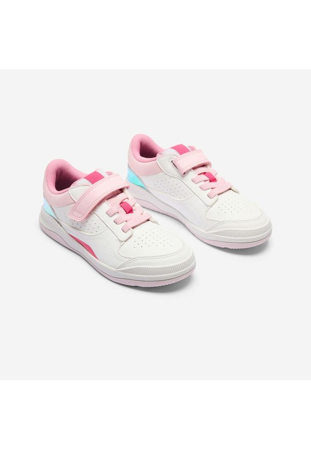 Buty sportowe dla dzieci Decathlon Playventure Yard. Zapięcie: rzepy. Kolor: biały, różowy, wielokolorowy. Materiał: kauczuk, skóra. Szerokość cholewki: normalna. Sport: turystyka piesza