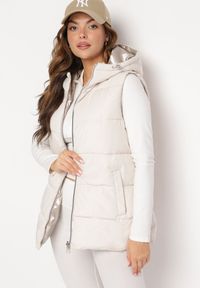 Born2be - Jasnobeżowa Dwustronna Kamizelka z Pikowaniem i Kapturem Welini. Kolor: beżowy #9