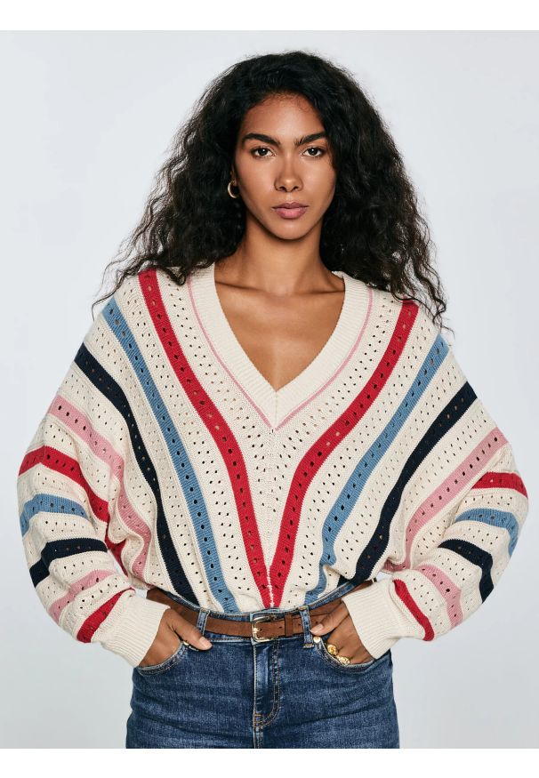 Big-Star - Sweter damski ażurowy w kolorowe paski kremowy Vika 102. Okazja: na co dzień. Kolor: kremowy. Materiał: bawełna, wiskoza. Długość: krótkie. Wzór: ażurowy, paski, kolorowy. Styl: casual