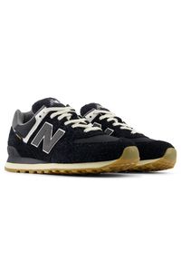 Buty unisex New Balance U574RUS – czarne. Kolor: czarny. Materiał: tkanina, guma, zamsz. Szerokość cholewki: normalna. Model: New Balance 574 #2