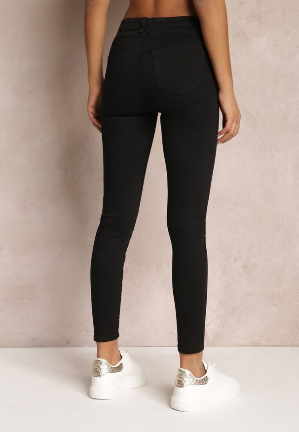 Renee - Czarne Jeansy Skinny z Efektem Push Up Karinali. Okazja: na co dzień. Kolor: czarny. Wzór: gładki. Styl: casual