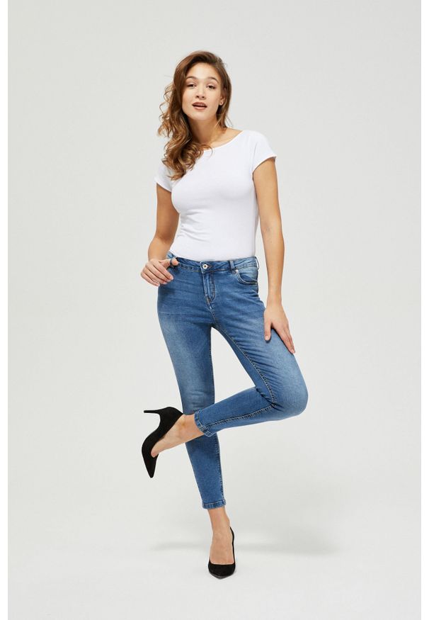 MOODO - Jeansy typu push up. Materiał: jeans. Długość: długie. Wzór: gładki