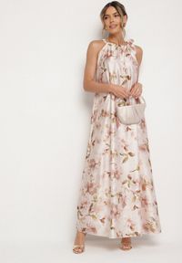 Born2be - Beżowa Satynowa Sukienka w Kwiaty Fenaresia. Okazja: na co dzień, na spacer. Kolor: beżowy. Materiał: satyna. Długość rękawa: na ramiączkach. Wzór: kwiaty. Sezon: lato. Typ sukienki: proste. Styl: casual, elegancki #3
