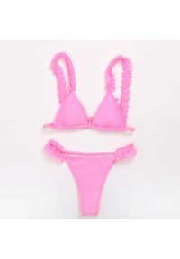 Intica - Bikini trójkątne z falbanką na plażę Mikyung. Kolor: różowy. Materiał: materiał