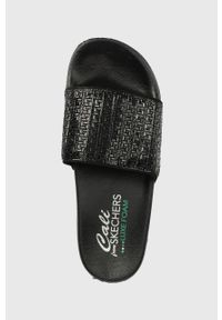 skechers - Skechers klapki Cali damskie kolor czarny. Kolor: czarny. Materiał: guma. Obcas: na obcasie. Wysokość obcasa: niski #5