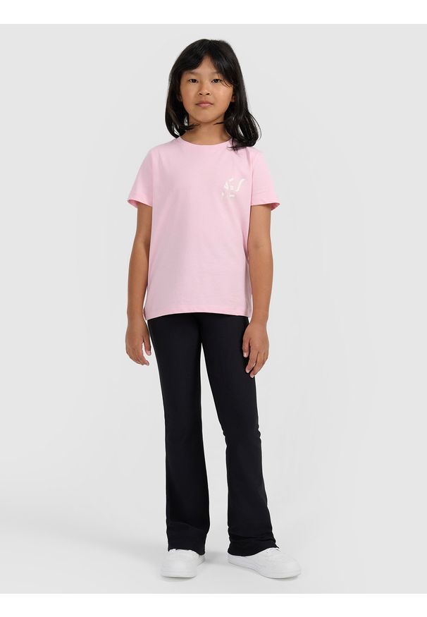 4f - 4F T-shirt regular z nadrukiem dziewczęcy - różowy 140 (9-10 lat). Okazja: na co dzień. Kolor: różowy. Materiał: skóra, bawełna. Wzór: nadruk. Sezon: lato. Styl: klasyczny, casual
