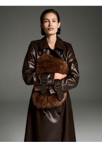 Reserved - Futerkowa torebka na ramię - bordowy. Kolor: czerwony. Materiał: futrzane. Rodzaj torebki: na ramię #1