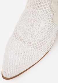 Renee - Białe Botki Kowbojki na Stożku z Ażurową Cholewką z Haftem Isarna. Okazja: na co dzień. Kolor: biały. Materiał: jeans. Szerokość cholewki: normalna. Wzór: ażurowy, haft. Obcas: na stożku. Styl: casual, klasyczny, boho. Wysokość obcasa: średni #2