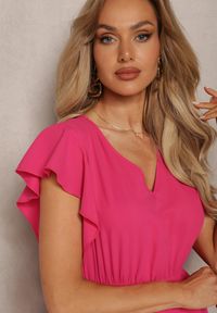 Renee - Ciemnoróżowa Rozkloszowana Sukienka z Plisami Maxi z Falbankami przy Ramionach Nethula. Typ kołnierza: kołnierz z falbankami. Kolor: różowy. Materiał: materiał. Typ sukienki: rozkloszowane, plisowane. Długość: maxi #3